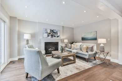 Family room - traditional family room idea in Toronto