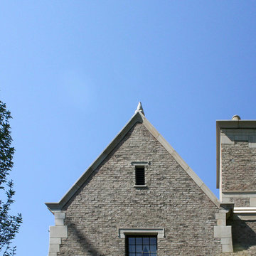 New Jacobean Tudor