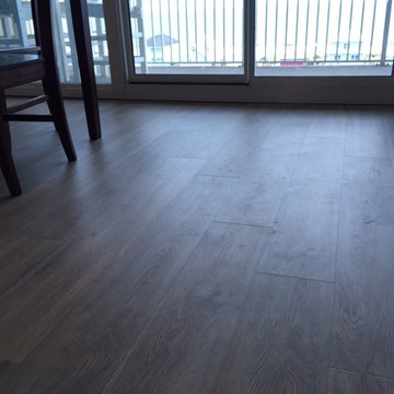Market Place 8mm EVP - Everyday Oak, Beaulieu El Dorado Carpet and Beadboard Bar