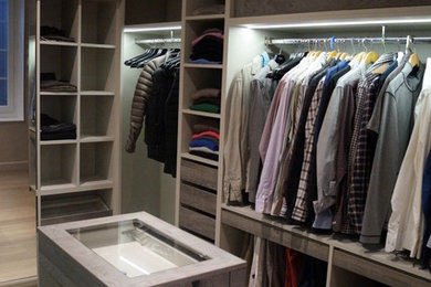 Idée de décoration pour un dressing et rangement.