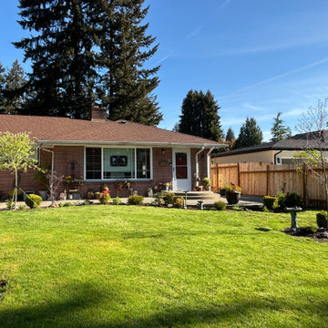 Budget Front Yard in Fircrest