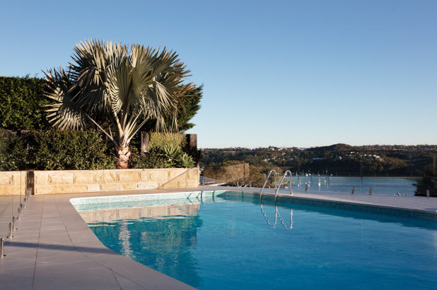 Contemporary Pool by Georgina Wilson Associates