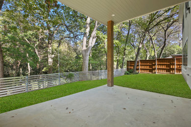 Country patio photo in Dallas
