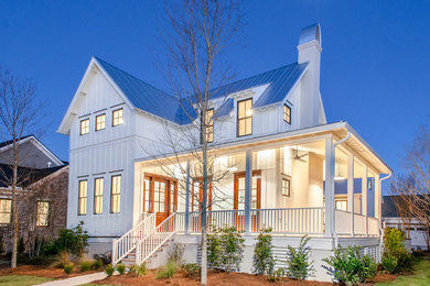 Example of a beach style exterior home design in Charleston