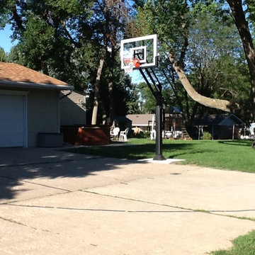 Ryan Z's Pro Dunk Silver Basketball System on a 36x32 in Sioux Center, IA