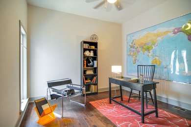 Inspiration for a modern home office remodel in Nashville
