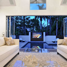 Pool With Walkout