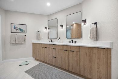 Example of a bathroom design in Austin