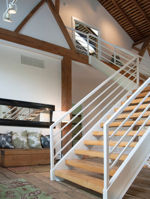wooden floor and carpet on stairs  | 736 x 552