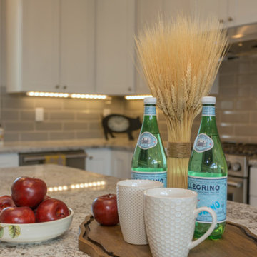 Modern Farmhouse Staging - Interior Decoration