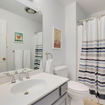 Bright & Spacious Condo Overlooking Wooded Pond in Salem
