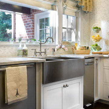 Simply Sophisticated; Ways to Achieve Wow Factor for the Home