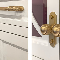 Custom Pulls & Knobs - Cupboard & Drawer Handles