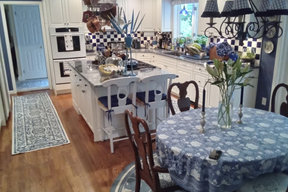 Custom Kitchen Cabinets