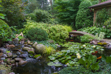 Photo of a traditional landscaping in Chicago.