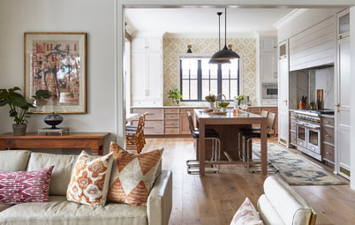 Houzz Tour: 1970s Style Influences a Lakefront Home