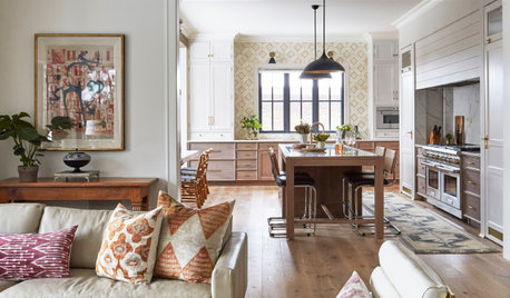 Houzz Tour: 1970s Style Influences a Lakefront Home