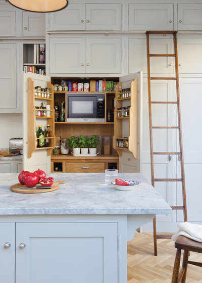 Traditional Kitchen by Charlie Kingham | London