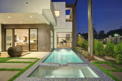 Example of a minimalist pool design in Los Angeles