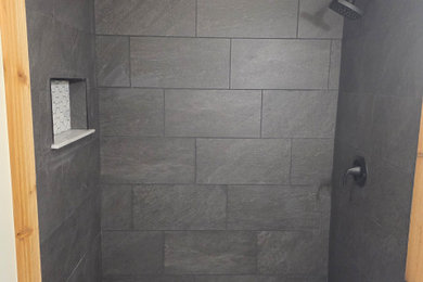 Bathroom - rustic bathroom idea
