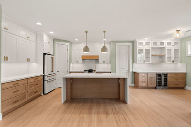 Inspiration for a modern kitchen remodel in Seattle