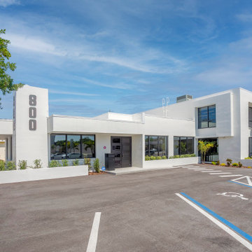 800 Court Exterior