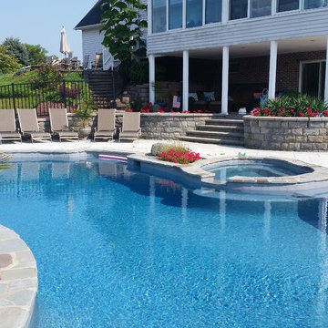 Custom Pool with spa & diving board