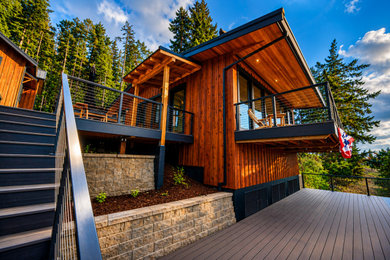 Deck photo in Seattle