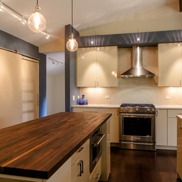 Contemporary High Gloss Kitchen