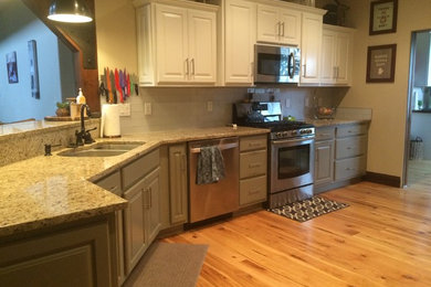 Kitchen - modern kitchen idea in Other
