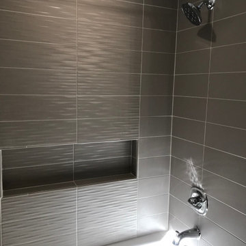 Midland - Craftsman Style Bathroom