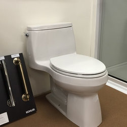 Groton, CT Showroom - Toilets