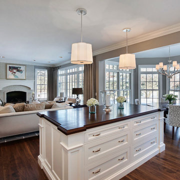 Second Island Creates a Seamless Transition to Great Room