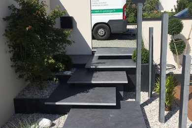 Réalisation d'un jardin minimaliste.