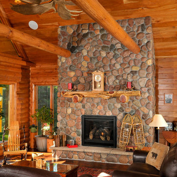Lovely Lakeside Living