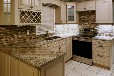 Elegant kitchen photo in Toronto