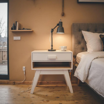 bedside table (night stand)