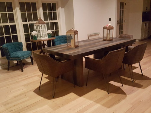 Rug Or No Under Dining Table, What Should Be Kept On Dining Table