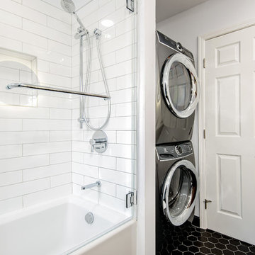Master Bathroom In Oakland, CA 94619