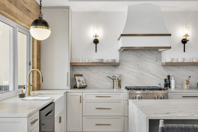 Kitchen - kitchen idea in Miami
