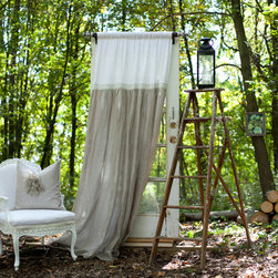 Bella Donna Curtain - Products