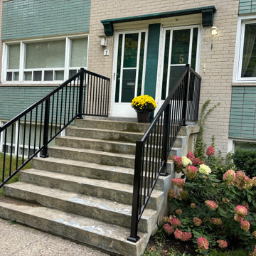Picket Front Step Railing