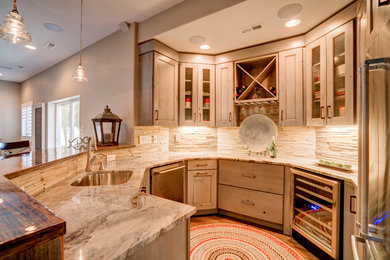 Home bar - eclectic home bar idea in Denver