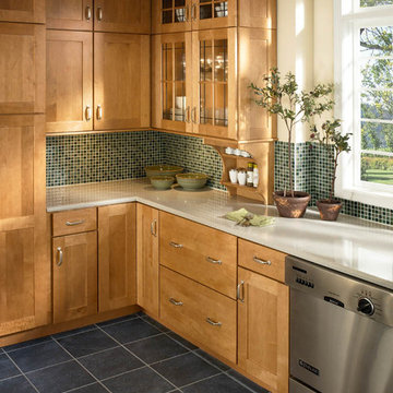 Maple Kitchen (in 'Toffee" using KraftMaid cabinetry)