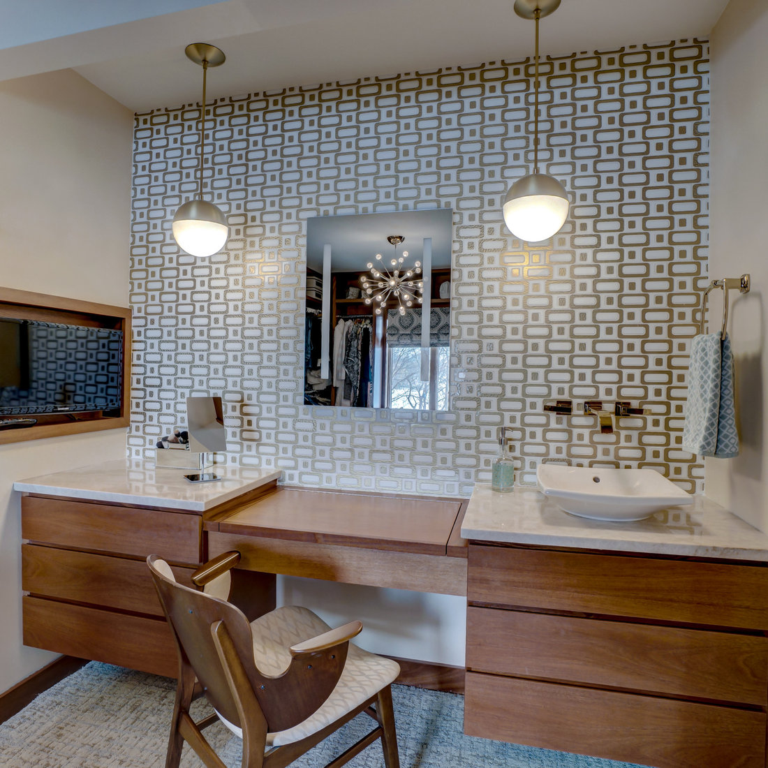 Mid Modern Master Suite