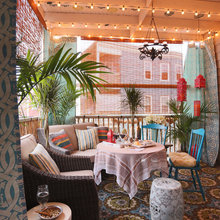 Thee season room