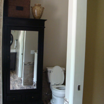 Warm neutral bathroom