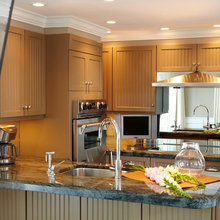 COOL MIRROR IN KITCHEN