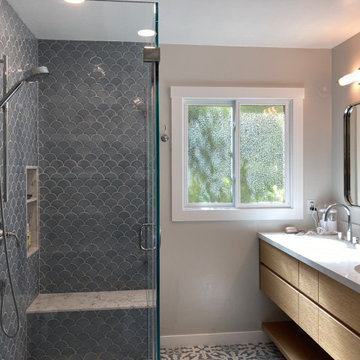 Elegant and Cozy Guest Bathroom
