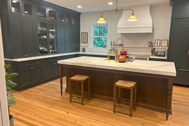 Kitchen - craftsman kitchen idea in Atlanta